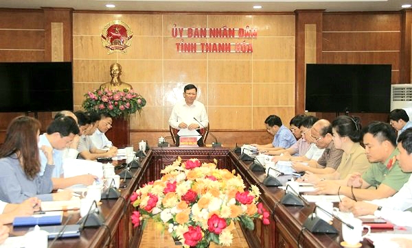 Đồng chí Nguyễn Văn Thi, Ủy viên Ban Thường vụ Tỉnh ủy, Phó Chủ tịch Thường trực UBND tỉnh chủ trì cuộc họp bàn kế hoạch tổ chức Lễ tôn vinh doanh nhân và sản phẩm, hàng hóa tiêu biểu tỉnh Thanh Hóa năm 2022 (Ảnh: Báo Thanh Hóa).