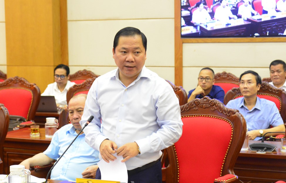 Bí thư Tỉnh ủy Hòa Bình Nguyễn Phi Long phát biểu tạ buổi làm việc