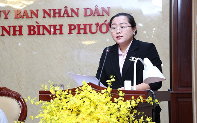 Bà Trần Thị Hồng Minh – Phó Giám đốc tiếp thị Becamex IDC trao đổi tại Hội thảo