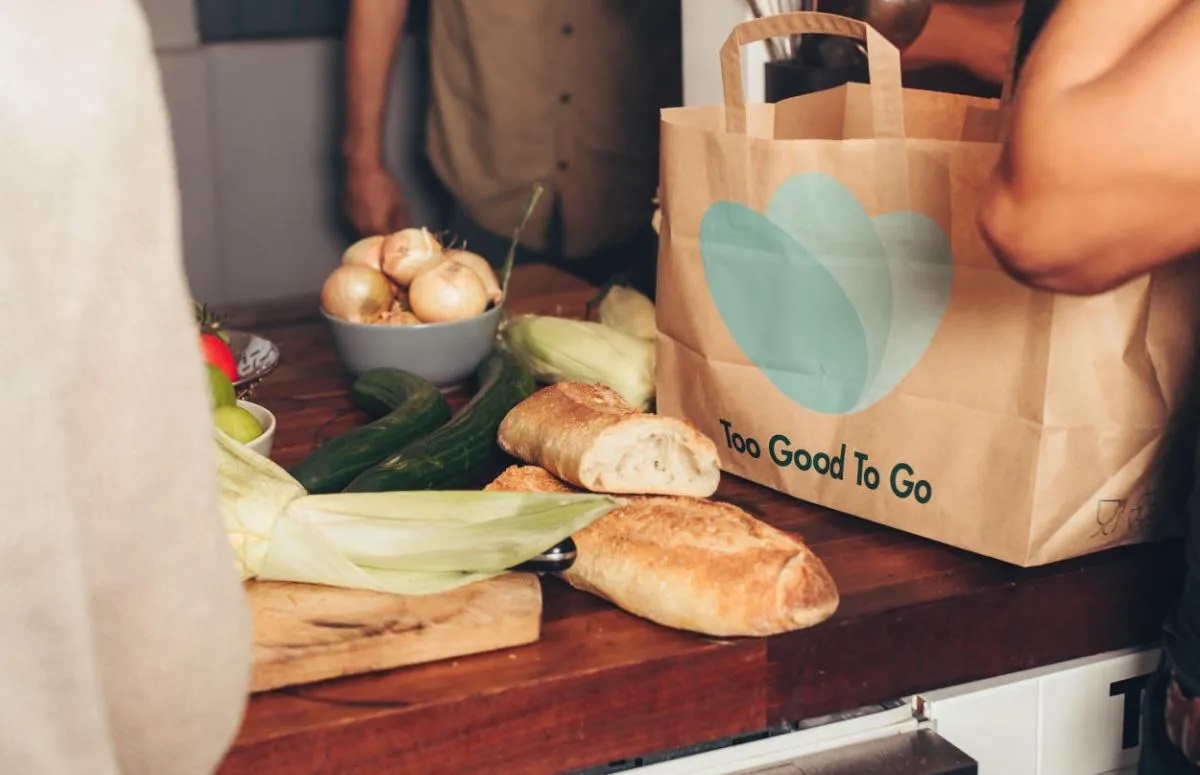 TGTG là một ứng dụng kết nối với các nhà hàng, quán ăn để luân chuyển lượng thức ăn vào cuối ngày đến tay khách hàng với giá hợp lý. Ảnh: Too Good To Go.