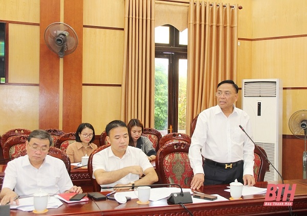 Ông Cao Tiến Đoan - Chủ tịch Hiệp hội Doanh nghiệp tỉnh Thanh Hóa tham gia ý kiến bình chọn (Ảnh: Báo Thanh Hóa)