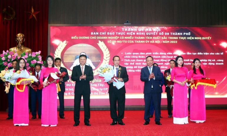 Thành phố Hà Nội biểu dương các doanh nghiệp có thành tích xuất sắc trong công tác phát triển Đảng