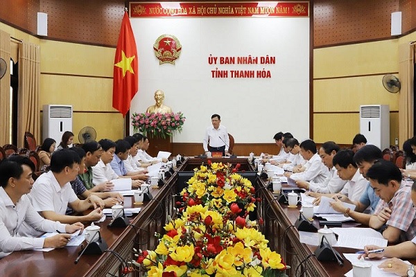 Đồng chí Nguyễn Văn Thi, Ủy viên Ban Thường vụ Tỉnh ủy, Phó Chủ tịch Thường trực UBND tỉnh chủ trì cuộc họp.