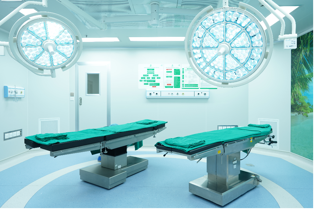 Phòng phẫu thuật hiện đại, vô khuẩn 1 chiều