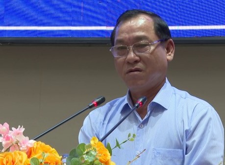 Ông Nguyễn Văn Vĩnh – Chủ tịch UBND tỉnh phát biểu chỉ đạo hội nghị. Ảnh: Đoàn Vũ/ Truyền hình Tiền Giang.