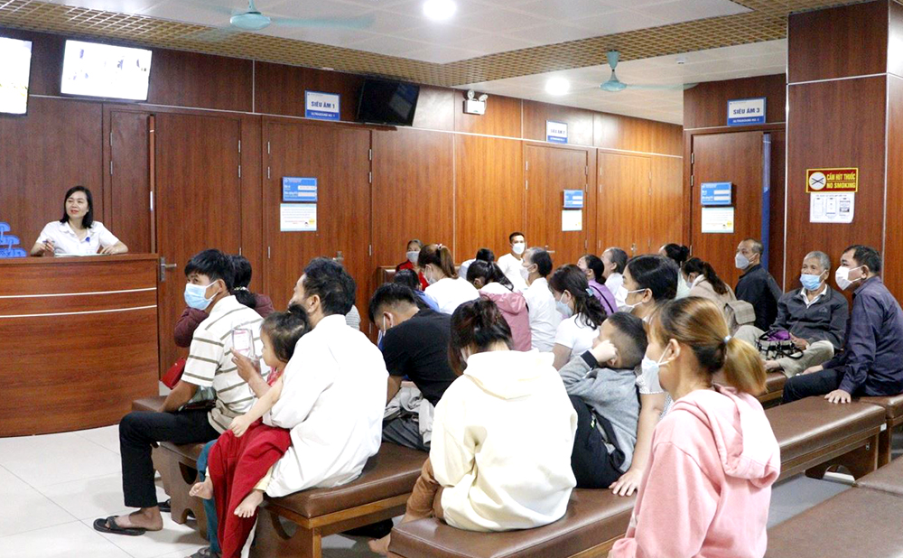 Khoảng 10% bệnh nhân đến khám, chữa bệnh có thẻ BHYT bằng CCCD tại BVĐK Hùng Vương