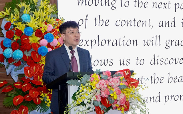 Ông Nguyễn Tấn Lợi – Chủ tịch Hội đồng Trường đại học Quốc Tế Miền Đông phát biểu chúc mừng tại buổi lễ