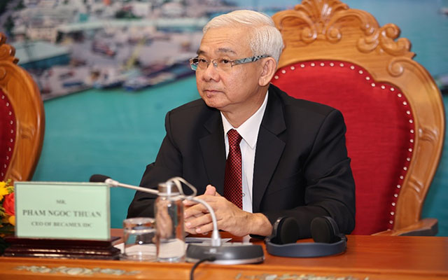Ông Phạm Ngọc Thuận – Tổng giám đốc Tổng công ty Becamex IDC trao đổi tại hội nghị