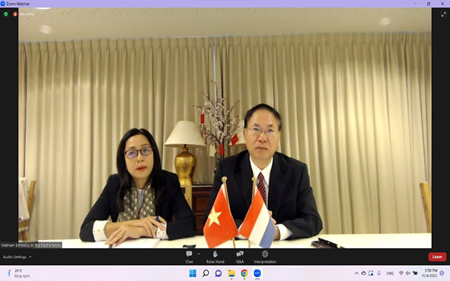 Ông Phạm Việt Anh – Đại sứ Việt Nam tại Hà Lan phát biểu chào mừng hội nghị