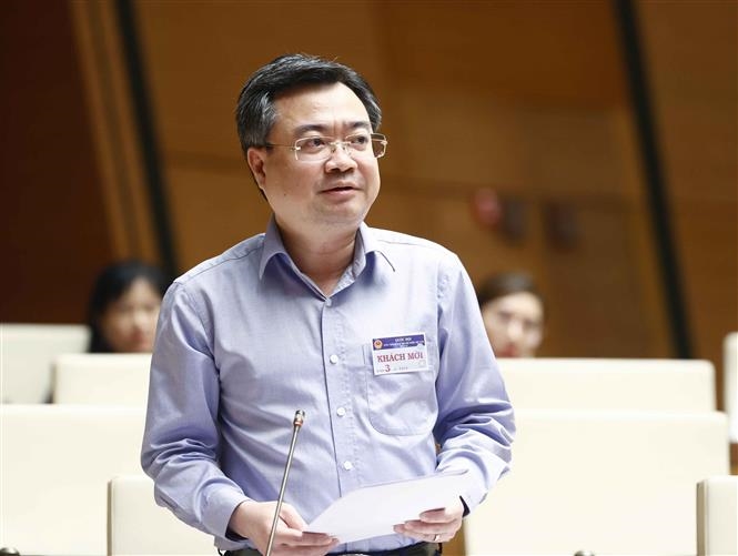 Bộ trưởng Bộ Xây dựng Nguyễn Thanh Nghị trả lời chất vấn