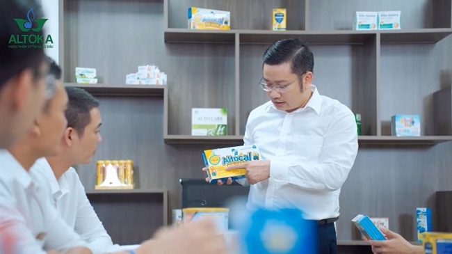 Hình ảnh CEO Nguyễn Văn Trung đang chia sẻ về sản phẩm Altocal D3 Max