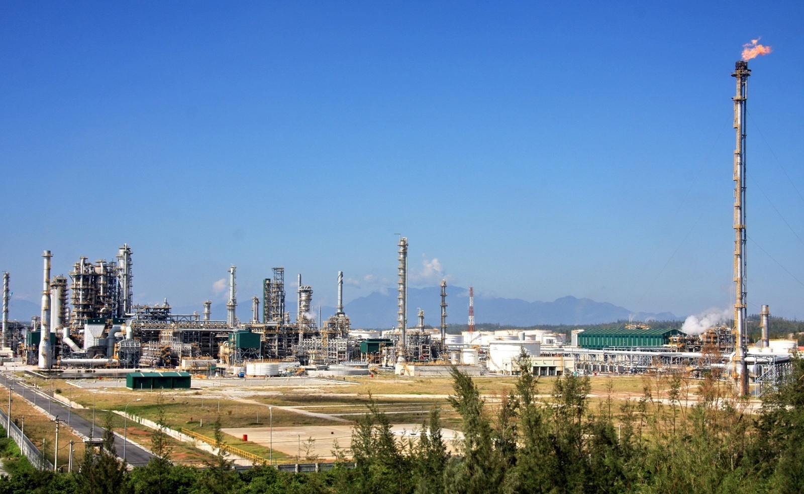 Nhà máy lọc dầu Dung Quất nâng dần công suất lên 112%