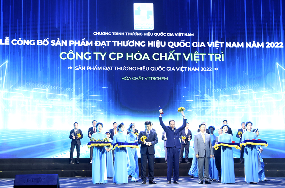 Công ty CP Hóa chất Việt Trì vinh dự là doanh nghiệp của Phú Thọ đạt THQG Việt Nam với sản phẩm hóa chất thương hiệu VITRICHEM