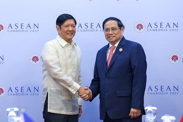 Thủ tướng Phạm Minh Chính và Tổng thống Philippines Ferdinand Romualdez Marcos bày tỏ hài lòng chứng kiến quan hệ Đối tác chiến lược Việt Nam-Philippines phát triển tốt đẹp (Ảnh: VGP/Nhật Bắc)