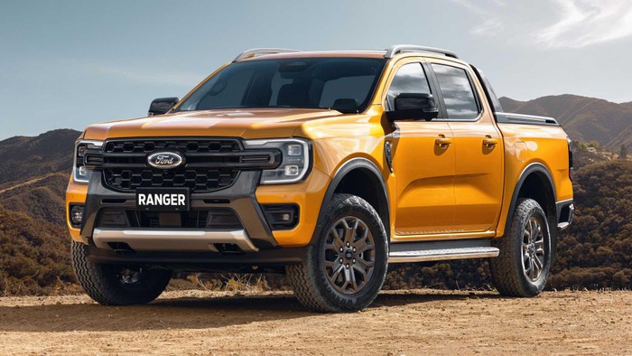 Ford Ranger vươn lên dẫn đầu danh sách xe bán chạy nhất trong tháng 10/2022.