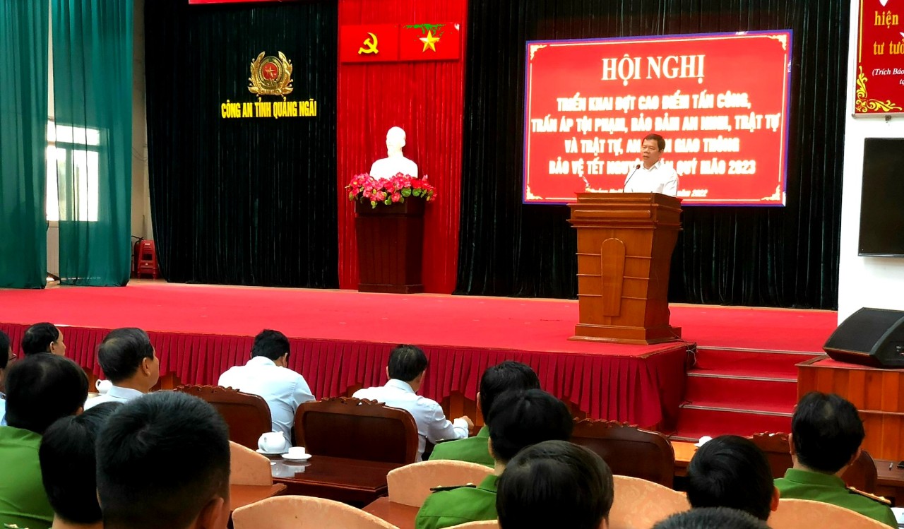 Chủ tịch UBND tỉnh Đặng Văn Minh nhấn mạnh; đây là đợt cao điểm có ý nghĩa chính trị quan trọng, mục tiêu cao nhất là đảm bảo an ninh, an toàn cho Nhân dân vui Xuân đón Tết Qúy Mão 2023.