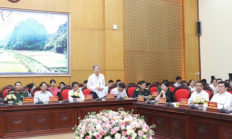 Tổng Giám đốc EVN Trần Đình Nhân trình bày ý kiến tại buổi làm việc