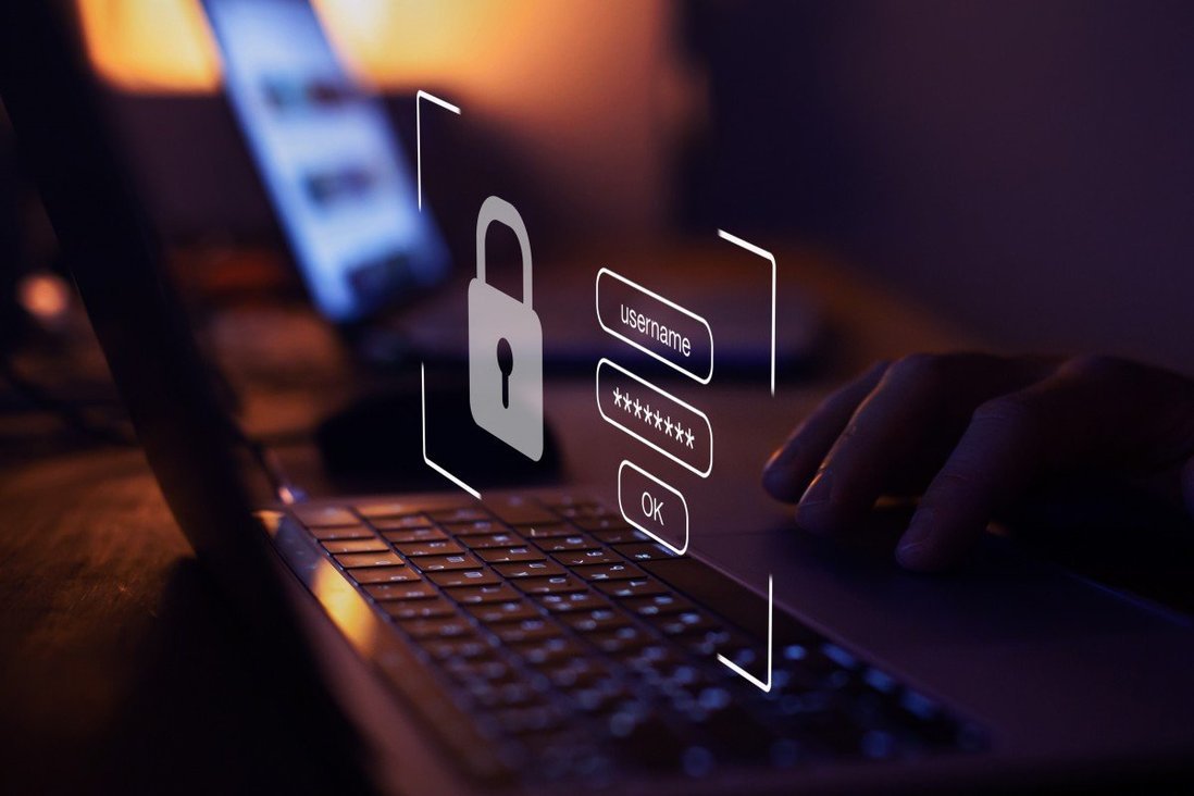 Theo các quy tắc bảo vệ dữ liệu của EU và Đạo luật Dịch vụ Kỹ thuật số (DSA) mới, các công ty trực tuyến phục vụ người dùng châu Âu phải đáp ứng các tiêu chuẩn nghiêm ngặt về kiểm duyệt nội dung nguy hiểm, bảo vệ quyền riêng tư cho khách hàng