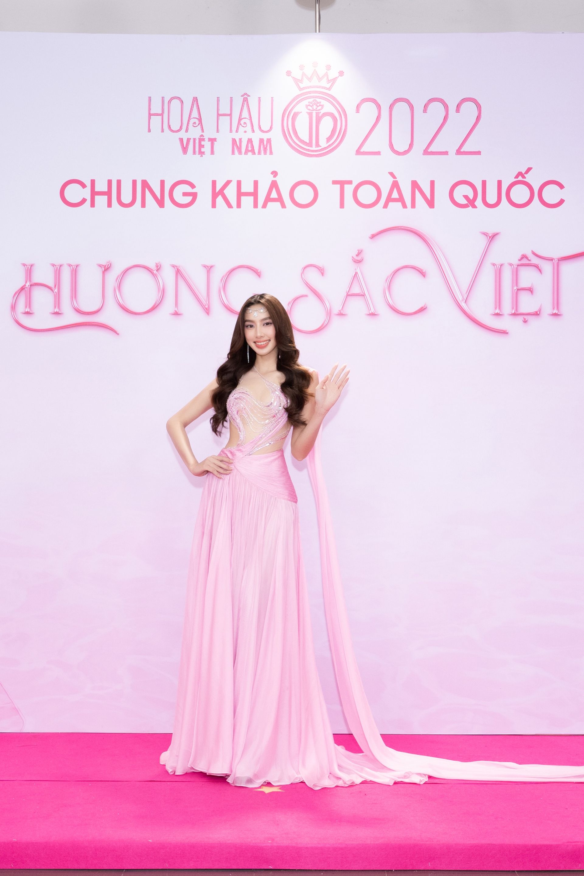 Hoa hậu Nguyễn Thúc Thù Tiên