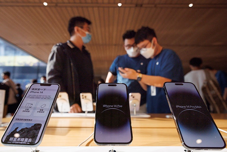 Ảnh minh Mọi thành viên dòng iPhone 14 đều sử dụng màn hình OLED từ Samsung