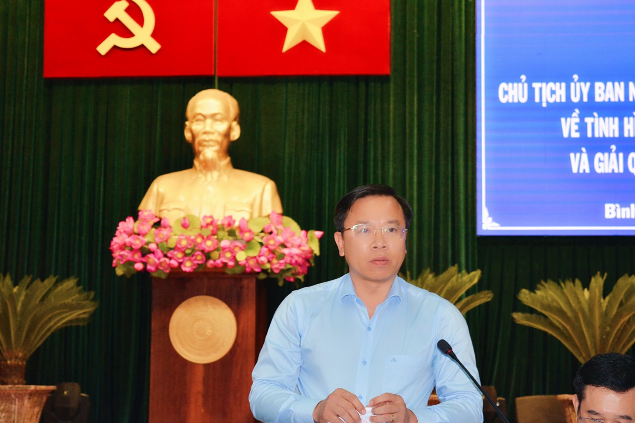 Ông Huỳnh Khắc Điệp - Bí thư Quận ủy Quận Bình Tân cùng đưa ra các đề xuất cho quận