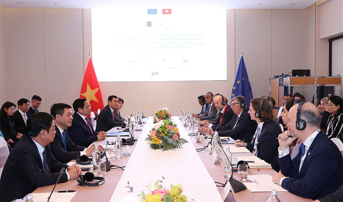 Thủ tướng Chính phủ Phạm Minh Chính đối thoại với lãnh đạo cấp cao các tập đoàn hàng đầu châu Âu.