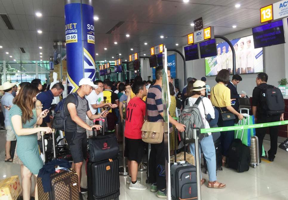 trong Tết Nguyên đán 2023, việc Cục Hàng không Việt Nam tăng suất cho chuyến bay nội địa là cần thiết, nhưng phải cân đối với chất lượng dịch vụ