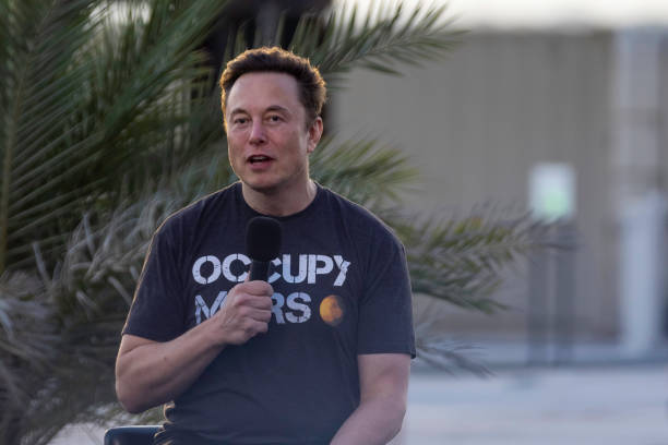 tỉ phú Elon Musk