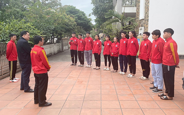Lãnh đạo đoàn Thể thao Bình Dương thăm hỏi động viên đội Taekwondo của tỉnh đang tập luyện tại TP Cẩm Phả, Quảng Ninh