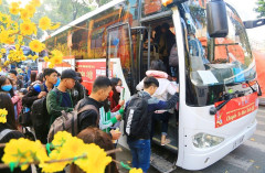 CLB Doanh nhân Hà Tĩnh phía Nam tặng 1.000 vé xe Tết  cho sinh viên và người lao động Hà Tĩnh