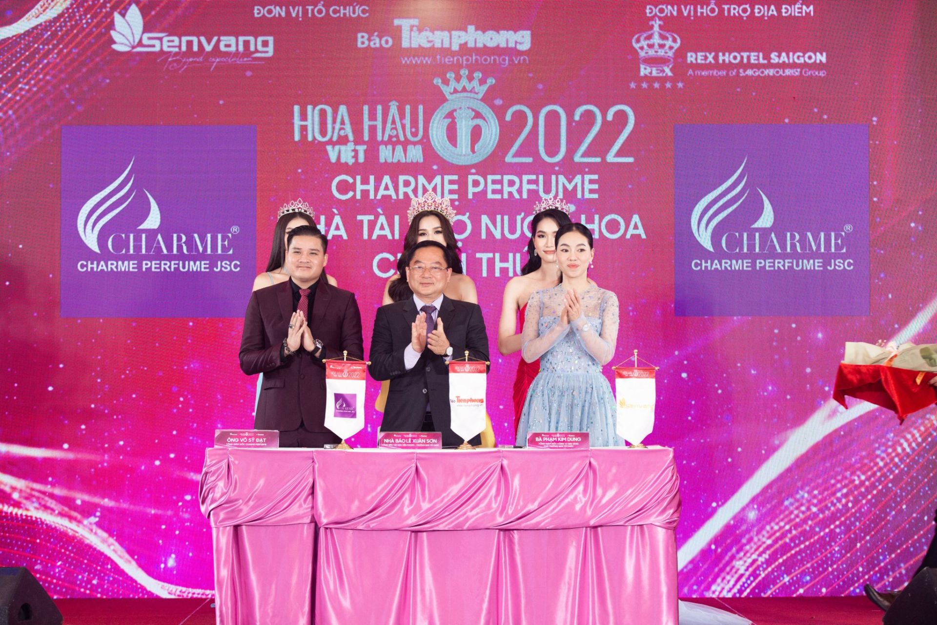 Charme Perfume at the sponsor signing ceremony of Miss Vietnam 2022.