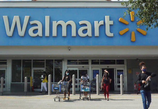 CEO Walmart đưa ra cảnh báo, dọa đóng cửa các cửa hàng nếu tình trạng trộm cắp không giảm.