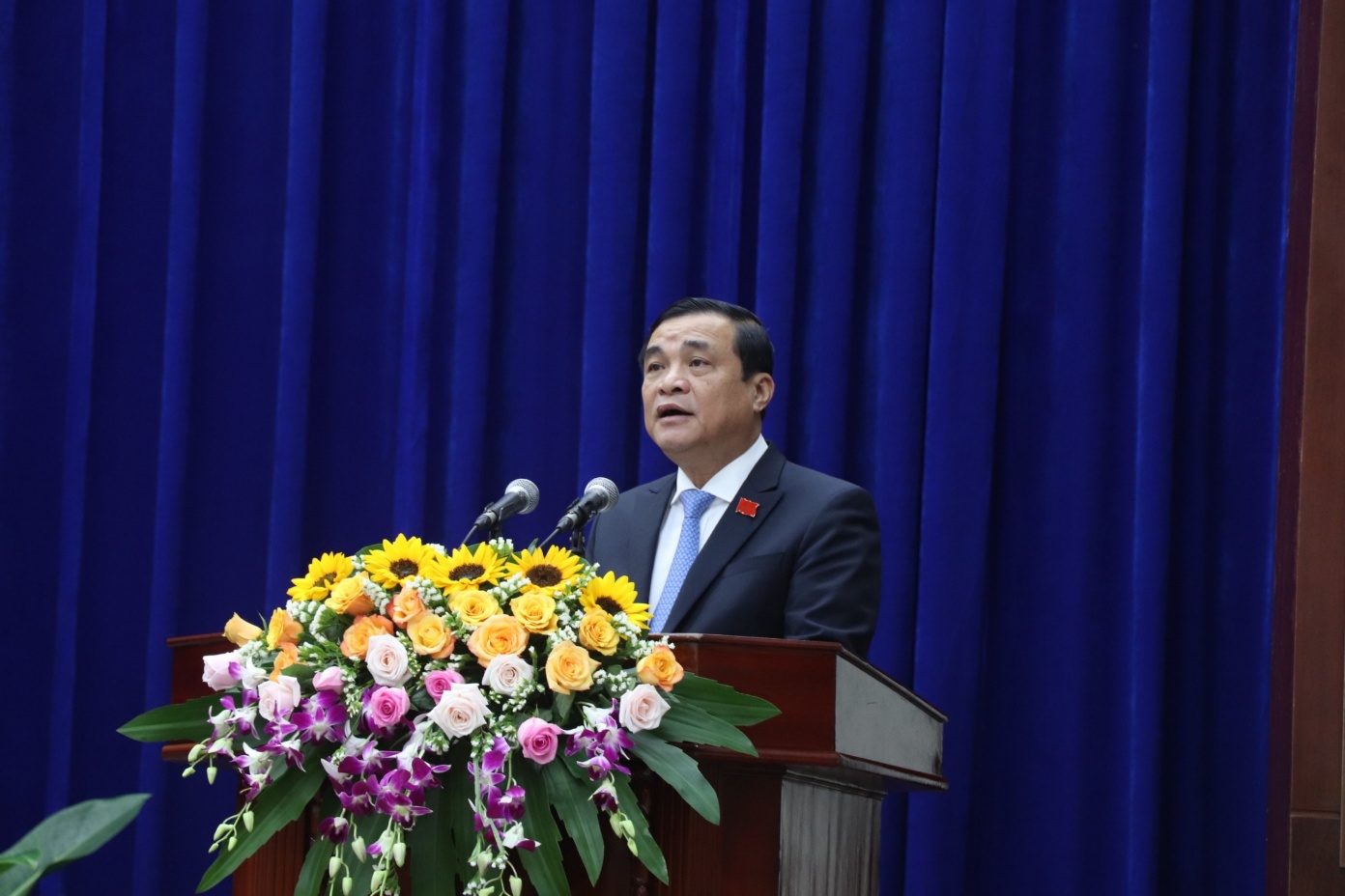 Đồng chí Phan Việt Cường - Bí thư Tỉnh ủy, Chủ tịch HĐND tỉnh phát biểu tại kỳ họp.