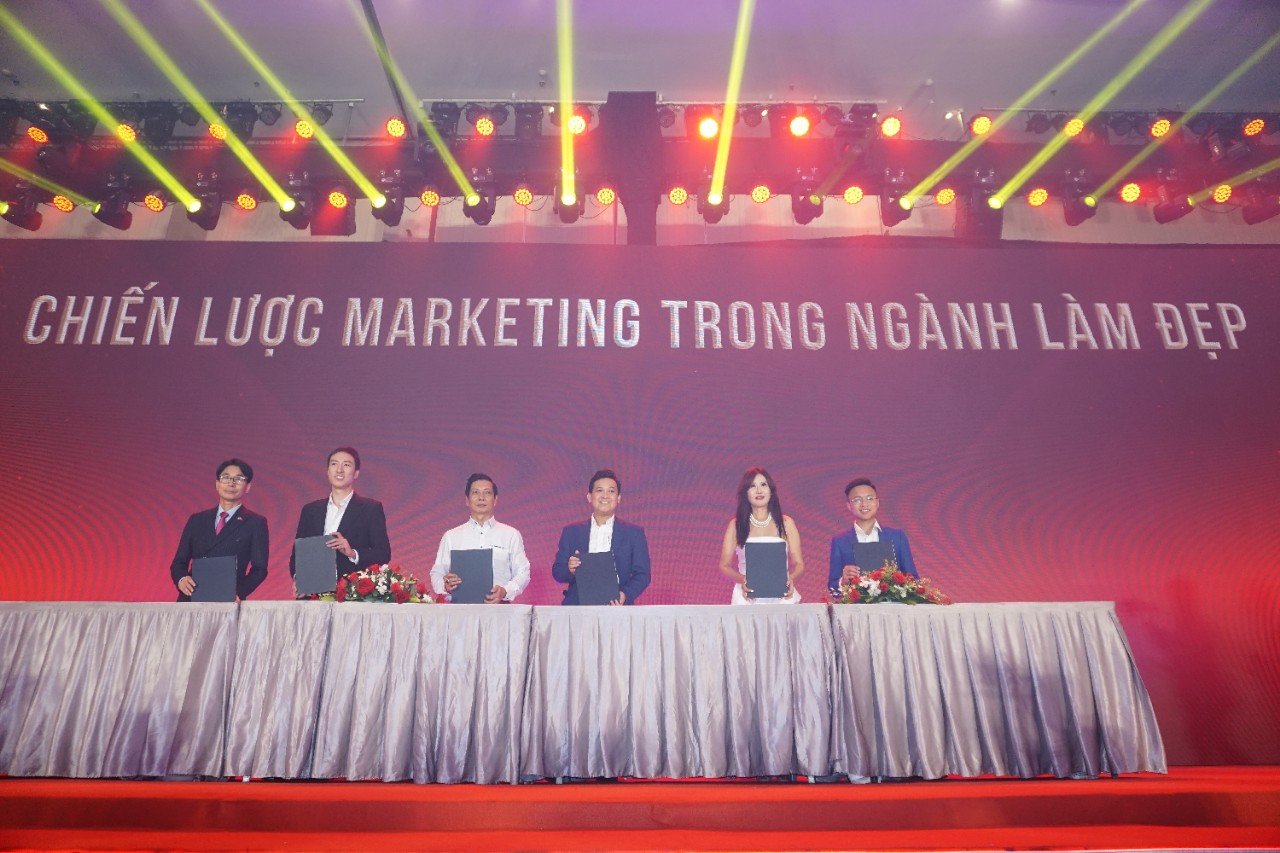 Signing ceremony of marketing strategy in the beauty industry.