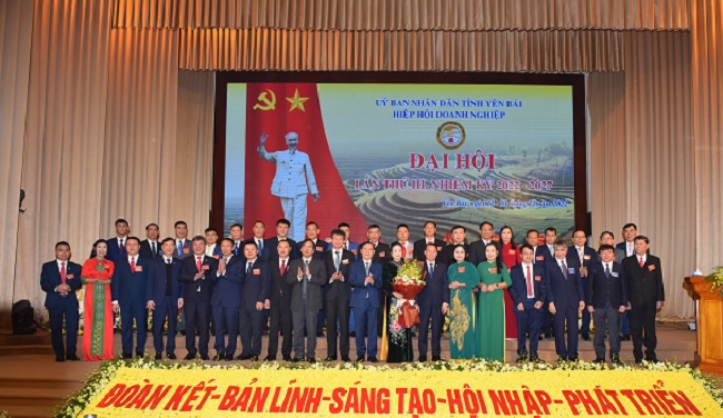 BCH Hiệp hội DN tỉnh Yên Bái khóa III, nhiệm kỳ 2022 – 2027 ra mắt Đại hội
