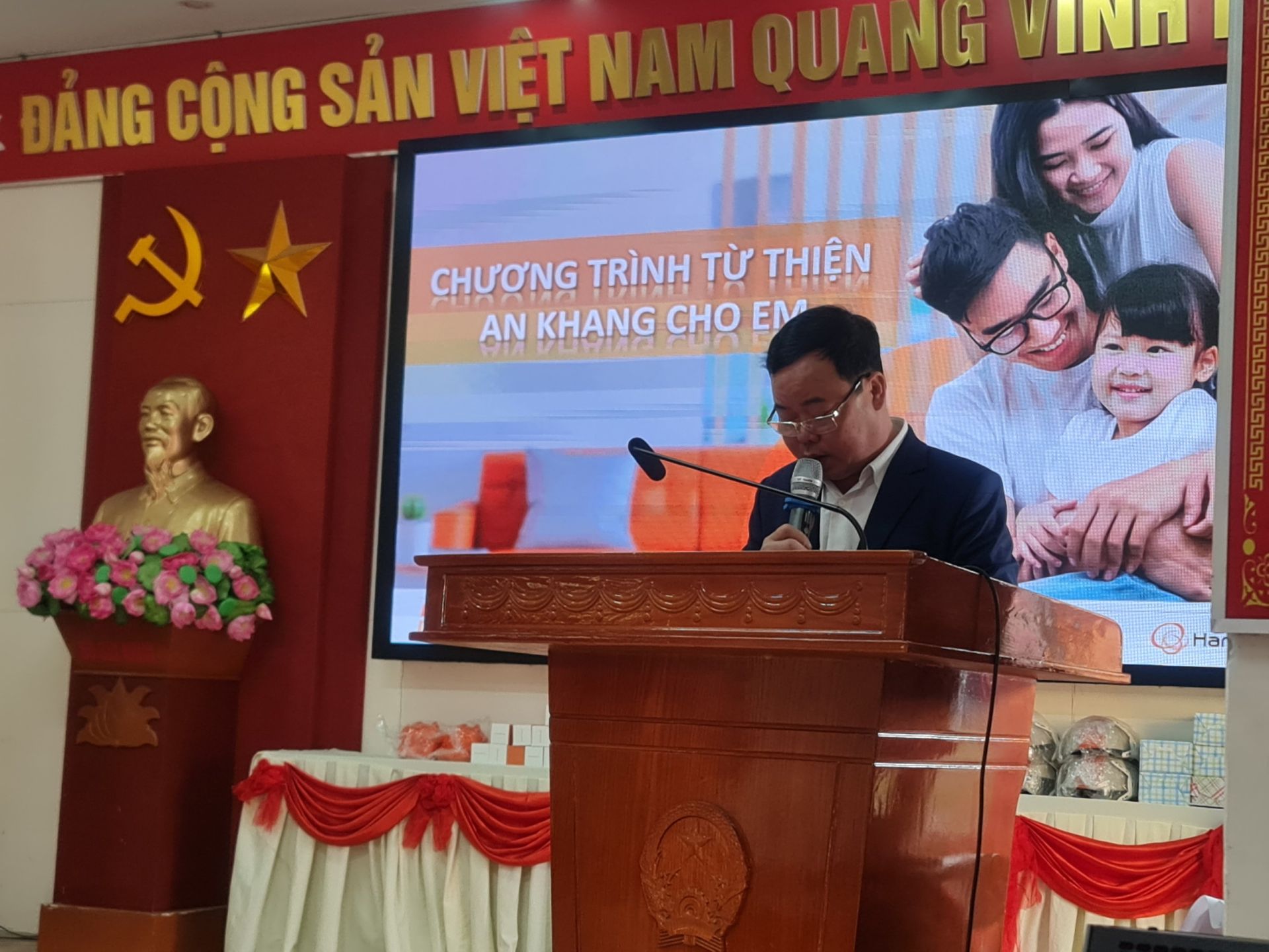 ông Tạ Minh Chiến – Phó Chủ tịch UBND xã Sơn Vi phát biểu tại buổi lễ