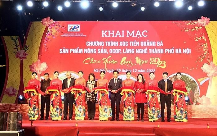 Hàng trăm doanh nghiệp, hợp tác xã quảng bá sản phẩm nông sản chào Xuân Quý Mão 2023