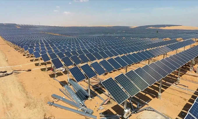 Một dự án điện mặt trời trên trên sa mạc Kubuqi của Trung Quốc
