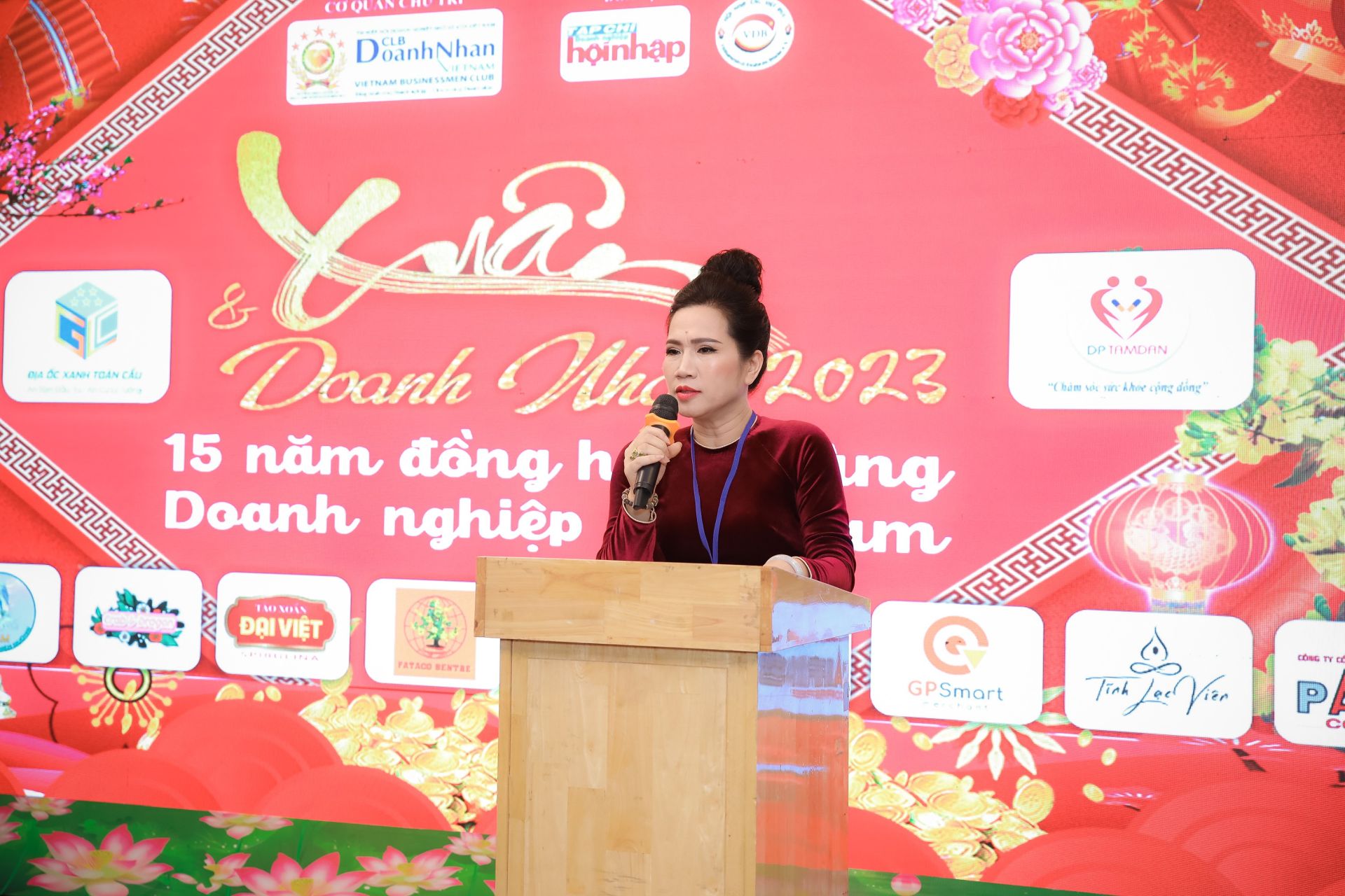 Bà Nguyễn Thị THanh chia sẻ tại buổi lễ