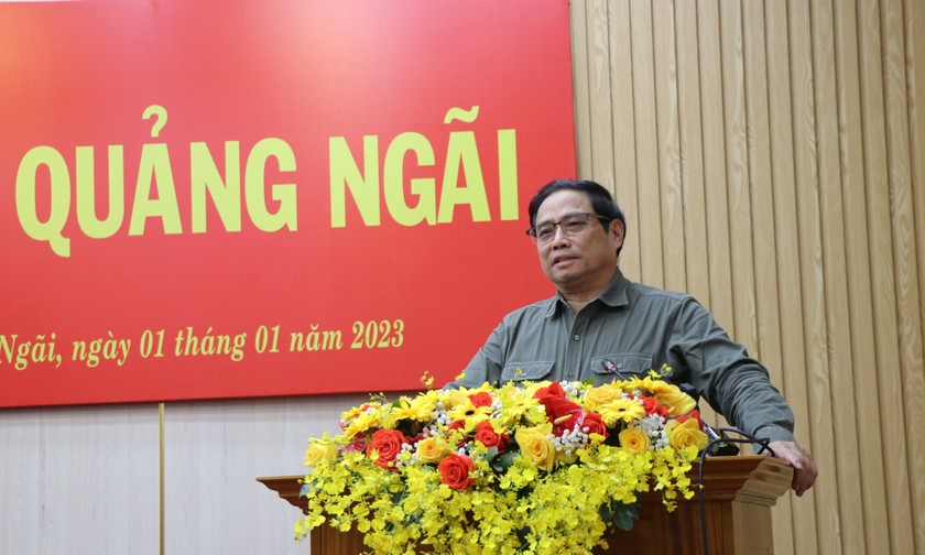 Thủ tướng Phạm Minh Chính ghi nhận, biểu dương, đánh giá cao những thành tựu, kết quả mà Đảng bộ, chính quyền và nhân dân tỉnh Quảng Ngãi đạt được trong năm 2022 và những năm qua, đóng góp vào thành tựu, kết quả chung của đất nước.