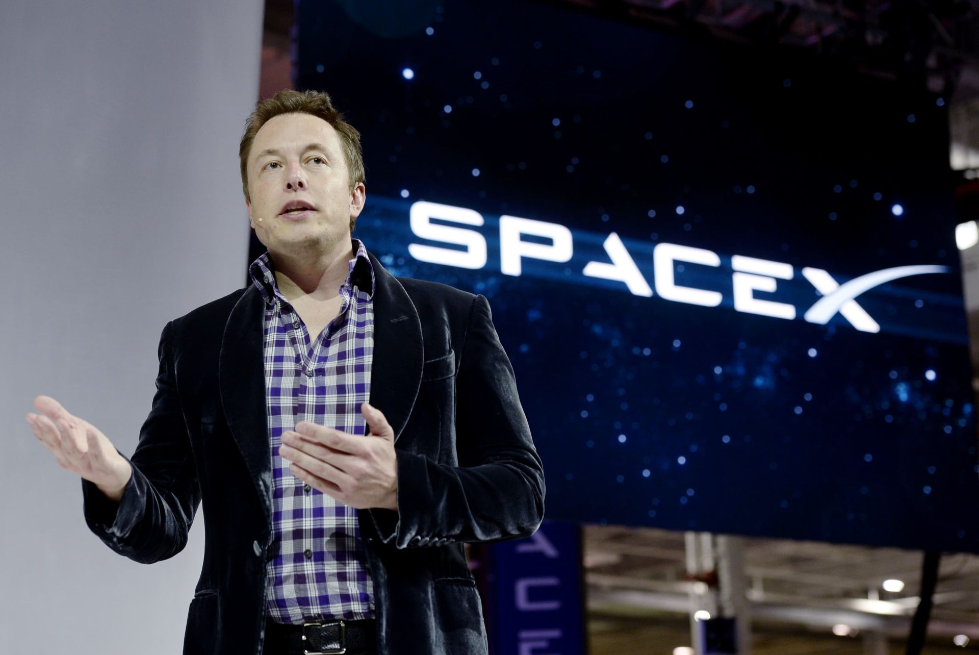 SpaceX là công ty đang thống trị thị trường phóng vệ tinh thương mại toàn cầu