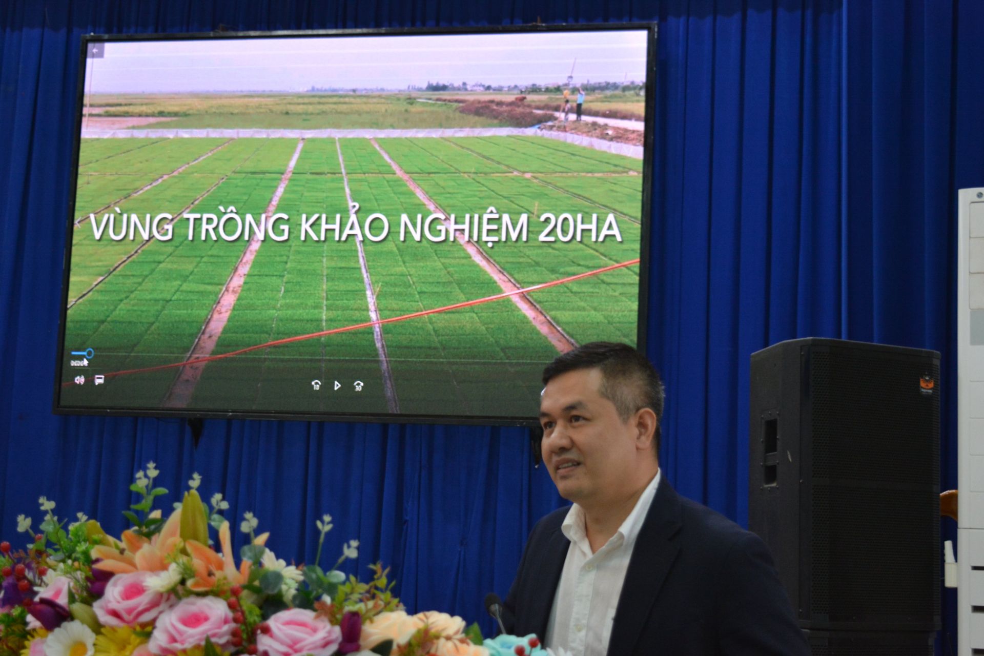 Ông Trần Trung Tuấn - Chủ tịch HĐQT Công ty cổ phần NaNo Kentech trình bày dự án