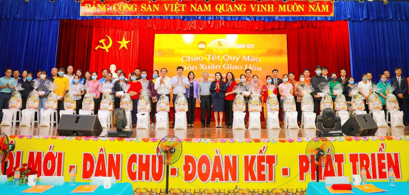 Tết này, Kim Oanh Group dành tặng 7.150 phần quà Tết và 10 căn nhà tình thương cho những gia đình có hoàn cảnh khó khăn
