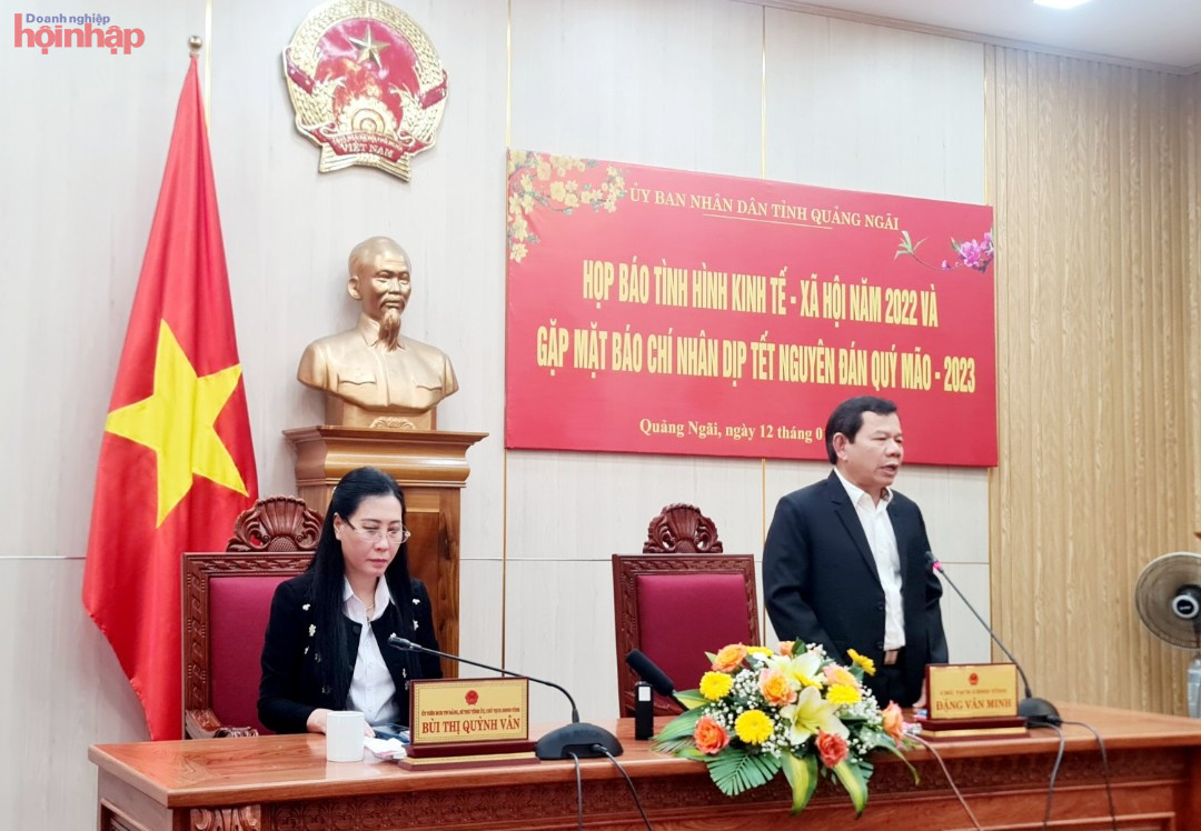 Chủ tịch UBND tỉnh Đặng Văn Minh phát biểu tại buổi gặp mặt các cơ quan báo chí.