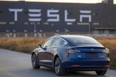 Doanh thu của nhà sản xuất xe điện Tesla vượt qua kỳ vọng của giới phân tích