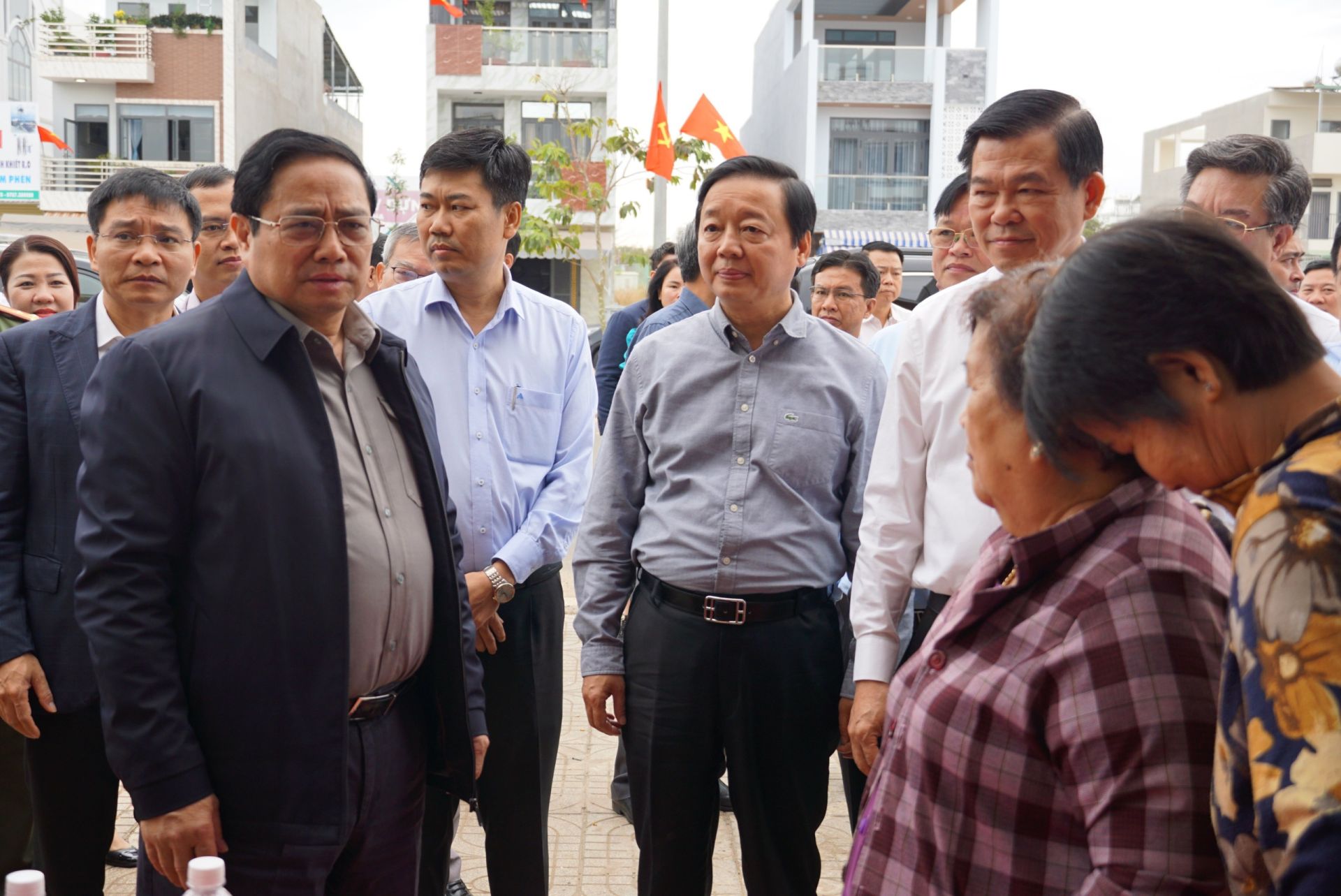 Thủ tướng cùng với Phó Thủ tướng đến chúc Tết người dân khu TĐC Lộc An - Bình Sơn (H.Long Thành).