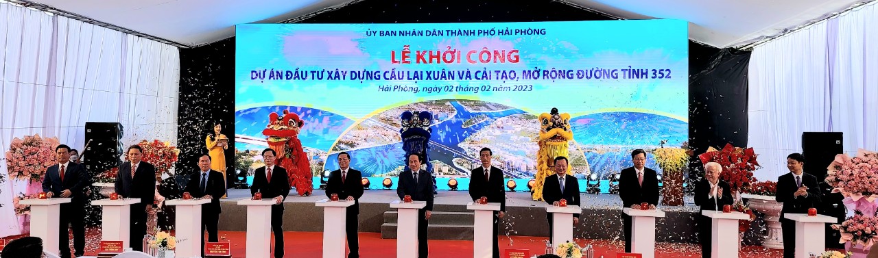 Lãnh đạo 2 tỉnh, thành phố nhấn nút khởi công dự  án cầu Lại Xuân, mở rộng cải tạo đường tỉnh lộ 325