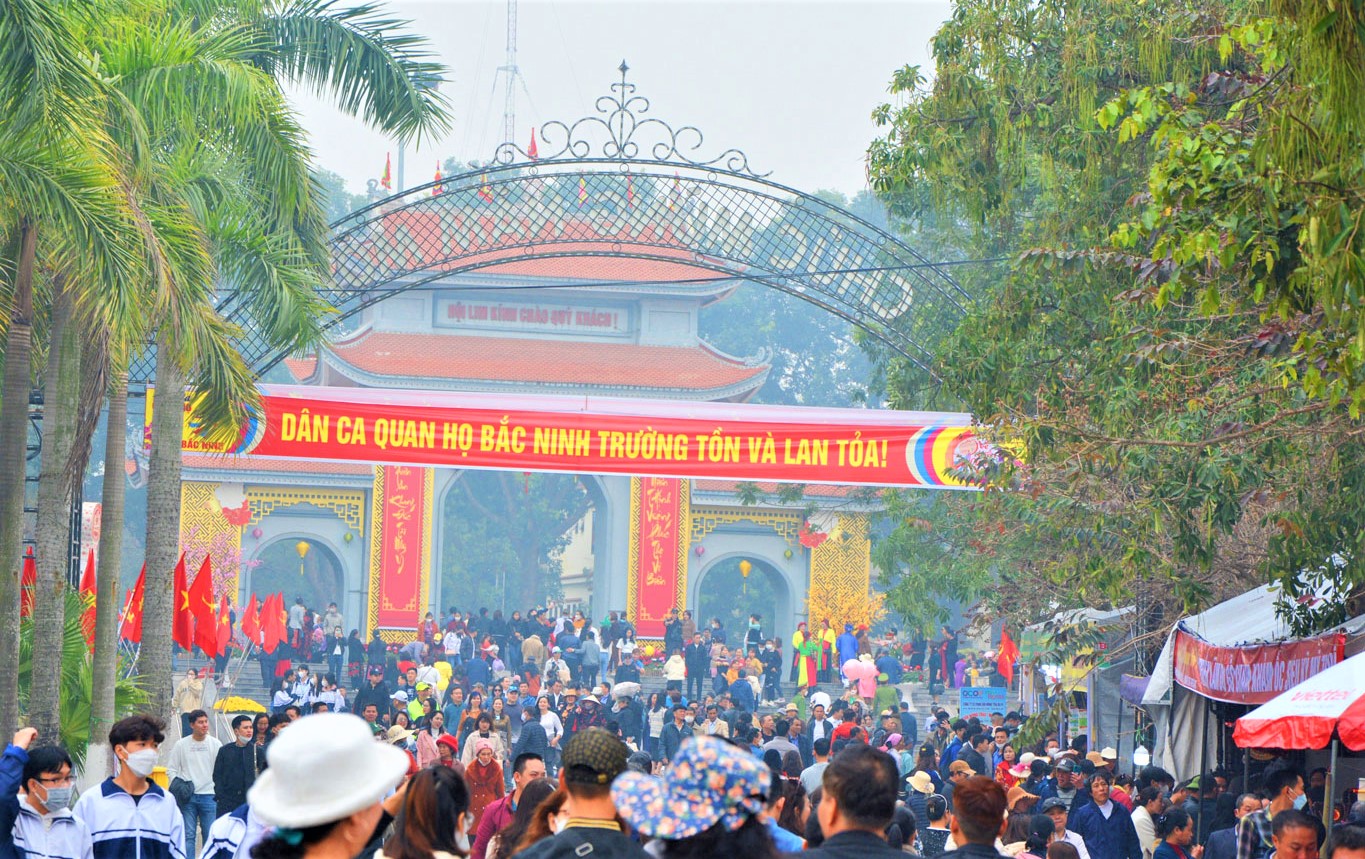 Bắc Ninh đón khách thập phương về dự Hội Lim