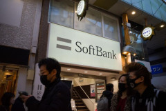Quỹ Tầm nhìn của SoftBank tiếp tục báo lỗ do sự sụt giảm định giá công nghệ
