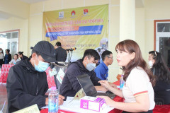 Gần 140 người tham gia phiên giao dịch việc làm tại thị xã Ninh Hòa